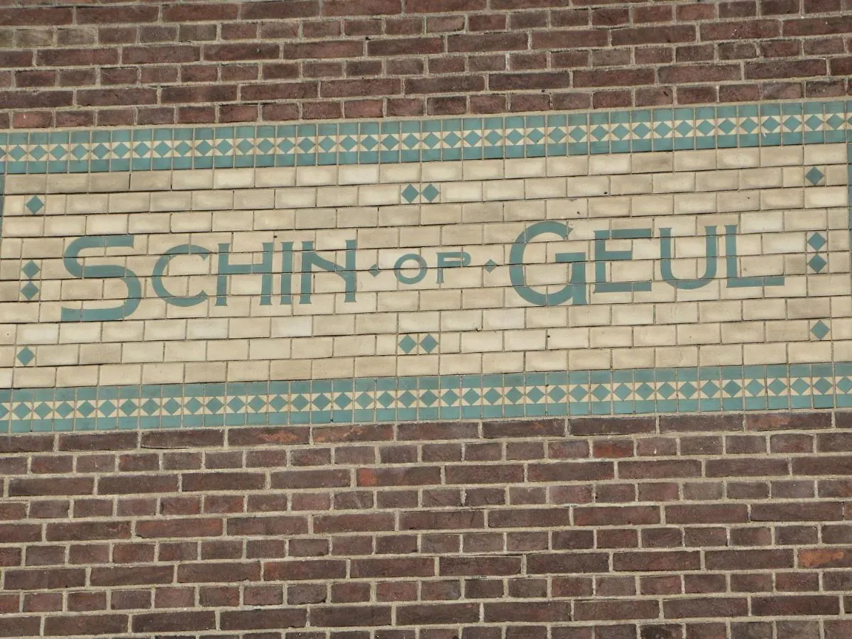 Beautifully Decorated And Spacious Apartment In The Heart Of South Limburg Schin op Geul Nederland