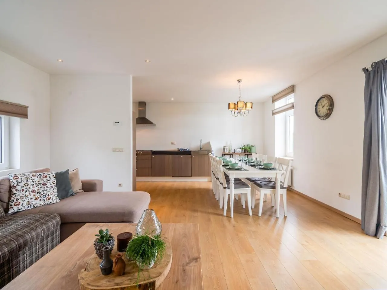 Beautifully Decorated And Spacious Apartment In The Heart Of South Limburg Schin op Geul 0*,